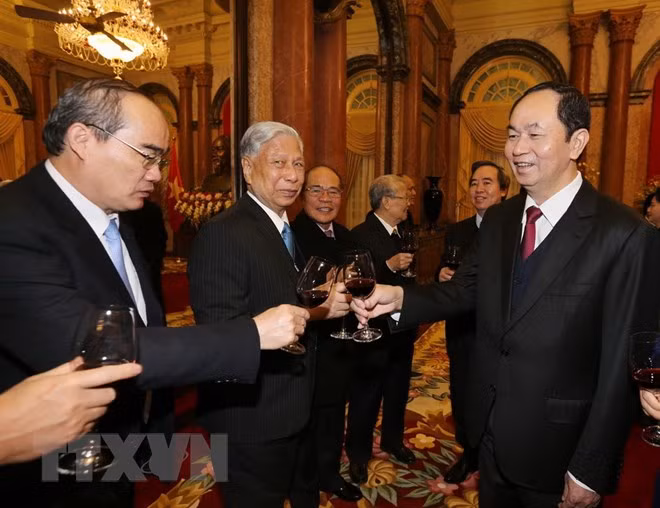 Tổng Bí thư chúc Tết lãnh đạo Đảng, Nhà nước và toàn thể đồng bào ảnh 1