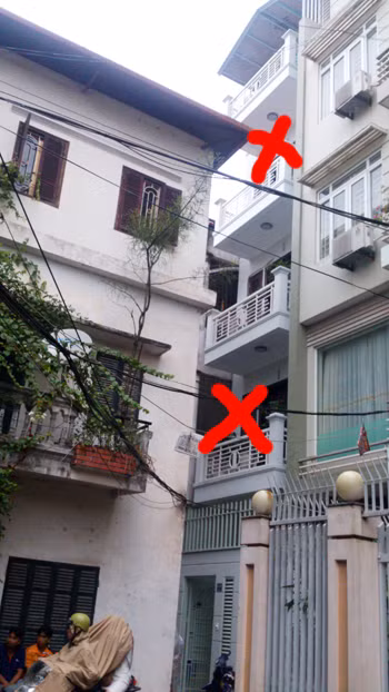 Ngôi nhà khang trang, kiên cố khiến tên giết người không có đường chạy thoát. Ảnh: TN