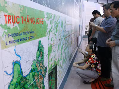 Người dân xem triển lãm quy hoạch chung thủ đô Hà Nội tại Triển lãm Vân Hồ, Hà Nội. Ảnh : Vnexpress. Người dân xem triển lãm quy hoạch chung thủ đô Hà Nội tại Triển lãm Vân Hồ, Hà Nội. Ảnh : Vnexpress.