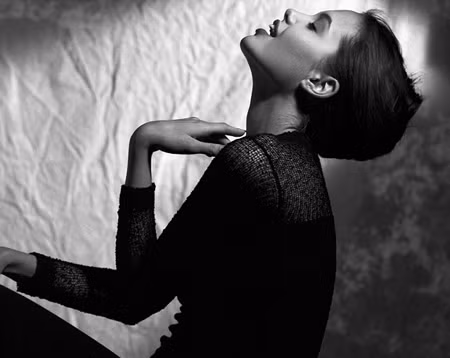 Cô nhận lời đóng phim không nhiều nhưng hầu hết những bộ phim Jolie tham gia đều gây tiếng vang