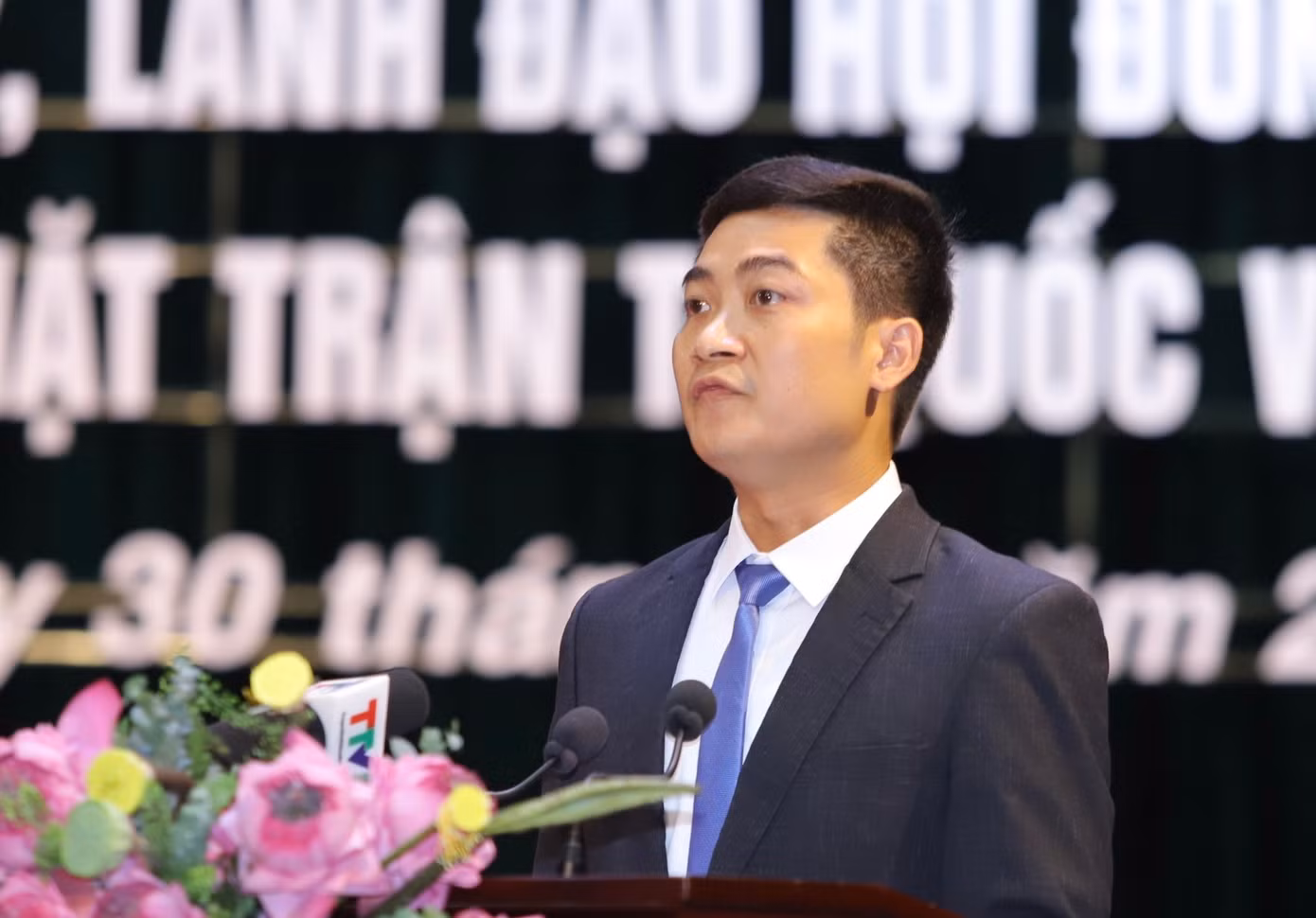 PGS Đoàn Văn Trường - Bí thư Đảng ủy xã Pù Nhi (Thanh Hóa) phát biểu tại lễ công bố sắp xếp tổ chức bộ máy và đơn vị hành chính của tỉnh Thanh Hóa sáng 30/6/2025. PGS Đoàn Văn Trường - Bí thư Đảng ủy xã Pù Nhi (Thanh Hóa) phát biểu tại lễ công bố sắp xếp tổ chức bộ máy và đơn vị hành chính của tỉnh Thanh Hóa sáng 30/6/2025.