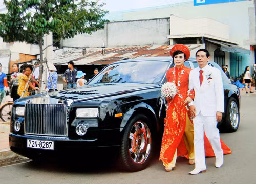Đại gia Lê Ân cùng với người vợ thứ 5 trong ngày cưới