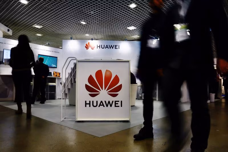 Mỹ đưa danh sách hạn chế Huawei mua hàng từ năm 2019. (Ảnh: Reuters)