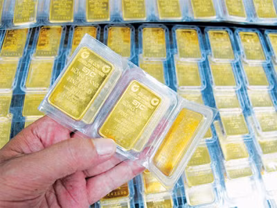 Giá vàng trong nước đang cao hơn giá thế giới từ 400.000 - 500.000đ/lượng. Ảnh: Đ.N.Thạch