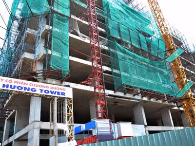 Dự án căn hộ Tân Hương Tower ở quận Tân Phú, TP HCM vừa giảm giá từ 15,3 triệu đồng xuống còn 12,5 triệu đồng/m2 Ảnh: TẤN THẠNH