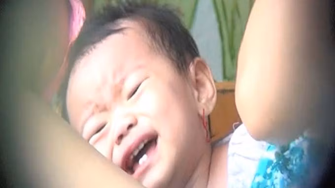 Để "chăm sóc và dạy dỗ" 22 bé trong mầm non tư thục Phương Anh (TP.HCM), hai "cô giáo" Đông Phương và Nguyễn Thị Điều đã mặc sức hành hạ, đánh đập. Cô giáo đánh đập tàn nhẫn