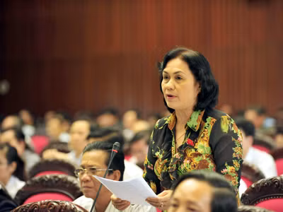 Đại biểu Quốc hội chất vấn các bộ trưởng tại kỳ họp thứ ba, Quốc hội khóa XIII Ảnh: Hồng Vĩnh
