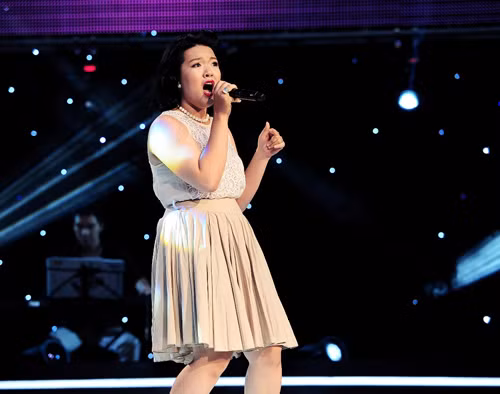 Âu Bảo Ngân, cô gái có thân hình khá mũm mĩm nhưng sở hữu chất giọng opera cực kì ấn tượng