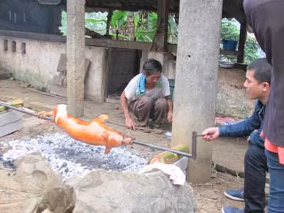 Quay lợn, cúng tiến người đã khuất