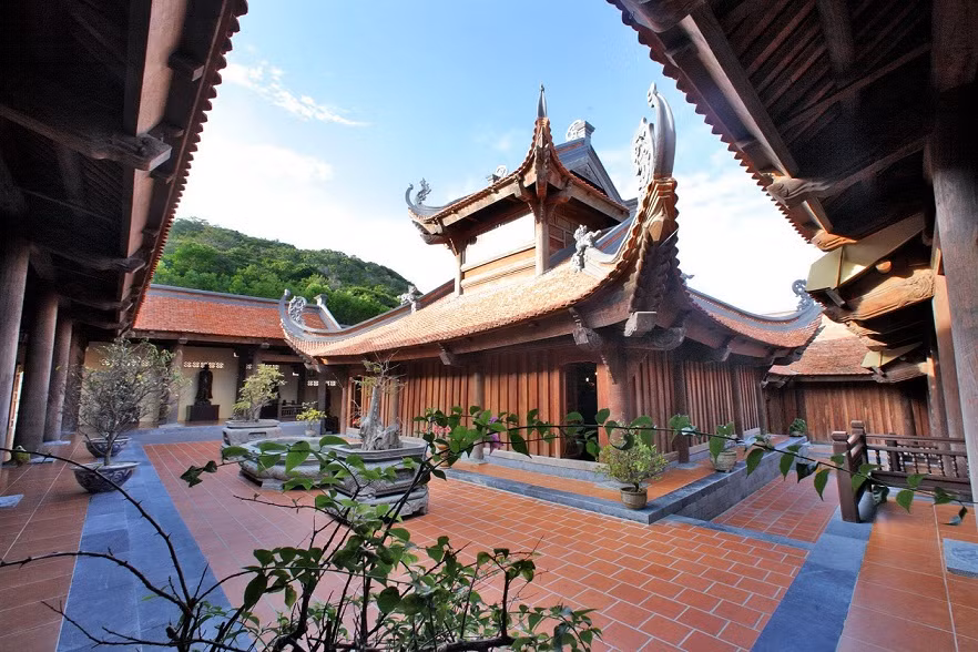 Với những ai thích thú chơi tao nhã thì Vườn lan tại khu Công viên nước sẽ là nơi lý tưởng để tận hưởng một khoảng không gian mát dịu và chiêm ngưỡng loài hoa quý tộc đủ màu