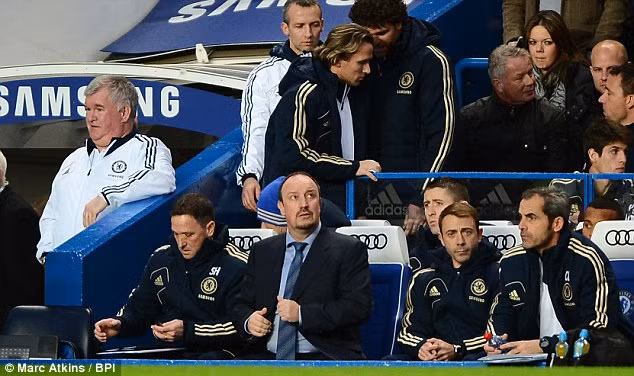 Trận đầu tiên Benitez ra mắt tại Chelsea