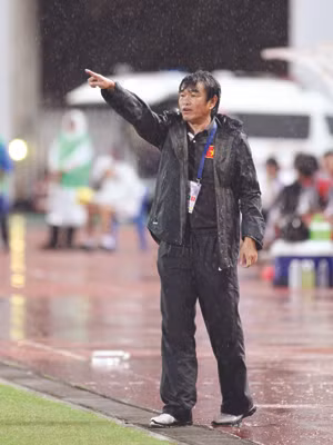 Ông Hùng nói, không có đội nào yếu