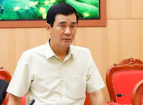 Cựu Phó Chủ tịch UBND tỉnh Phú Thọ Hồ Đại Dũng bị bắt vì tội đánh bạc. Cựu Phó Chủ tịch UBND tỉnh Phú Thọ Hồ Đại Dũng bị bắt vì tội đánh bạc.