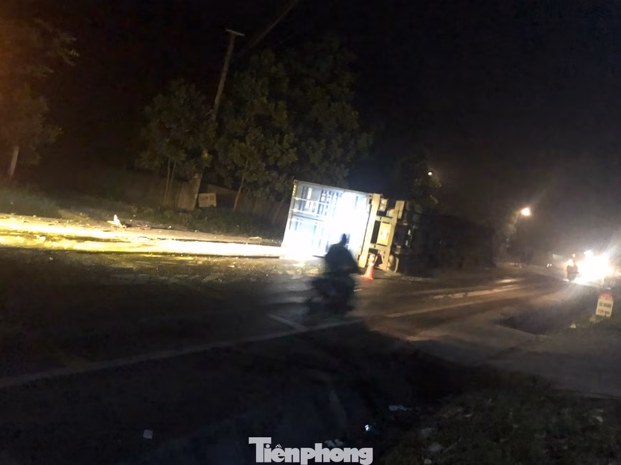 Hiện trường vụ tai nạn vào rạng sáng.