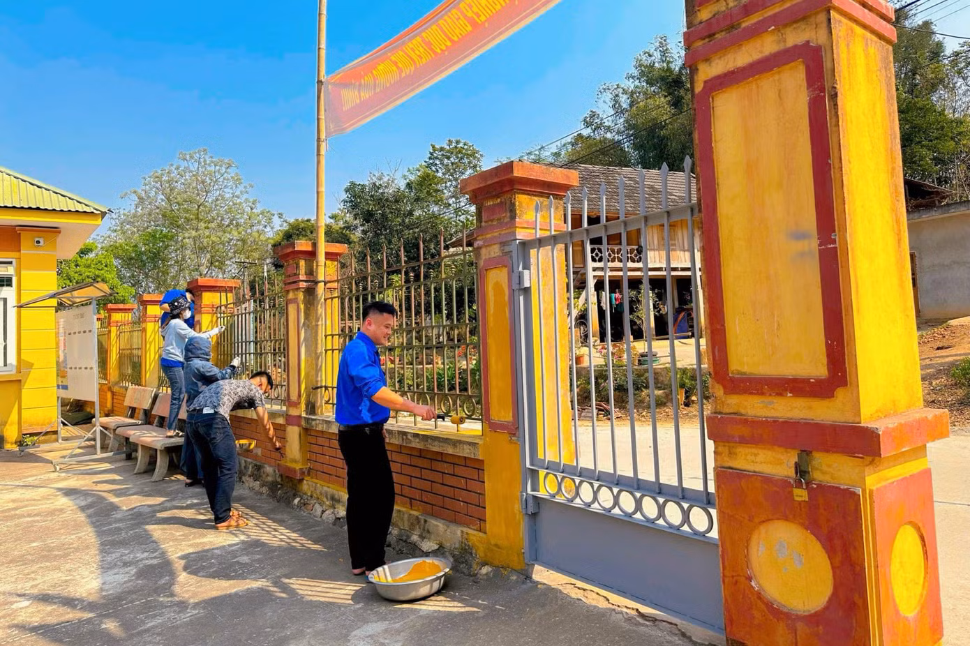 Ngày cao điểm “Tình nguyện chung tay xây dựng nông thôn mới" và "Ngày chủ nhật xanh” nằm trong khuôn khổ Tháng Thanh niên năm 2024. Đây là chương trình nhằm nâng cao nhận thức, vai trò của tuổi trẻ cùng cộng đồng trong việc chung tay xây dựng nông thôn mới và văn minh đô thị. Ngày cao điểm “Tình nguyện chung tay xây dựng nông thôn mới" và "Ngày chủ nhật xanh” nằm trong khuôn khổ Tháng Thanh niên năm 2024. Đây là chương trình nhằm nâng cao nhận thức, vai trò của tuổi trẻ cùng cộng đồng trong việc chung tay xây dựng nông thôn mới và văn minh đô thị.
