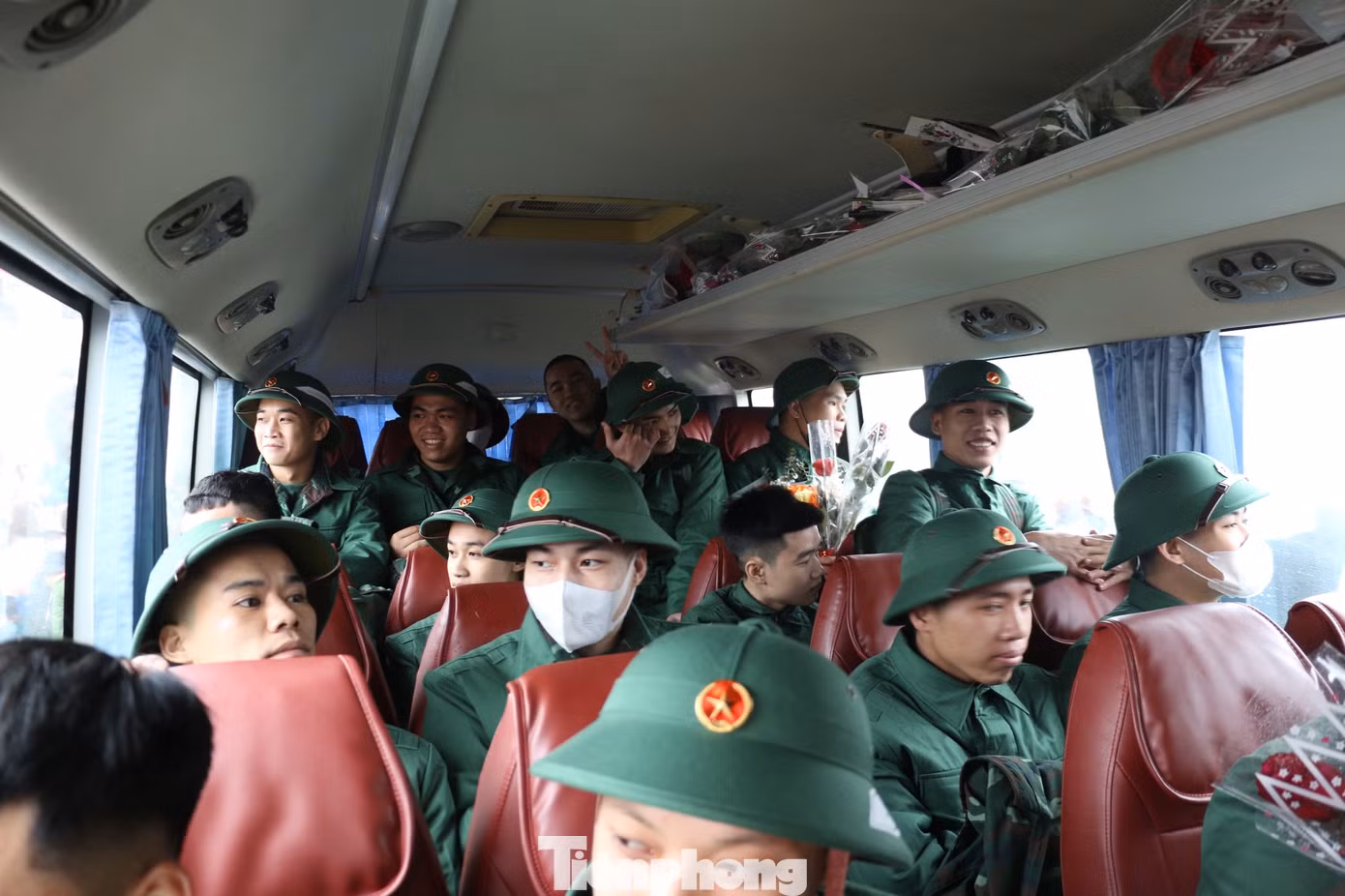 Số thanh niên người dân tộc thiểu số nhập ngũ năm 2024 của tỉnh Hoà Bình chiếm trên 90%. Về chất lượng văn hóa có 27 công dân trình độ cao đẳng, đại học, chiếm 1,6%. Công dân tốt nghiệp THPT chiếm 77,5%. Tuổi đời của công dân nhập ngũ năm 2024 bình quân là 19. Tuổi thấp nhất là 18 với 6 công dân.