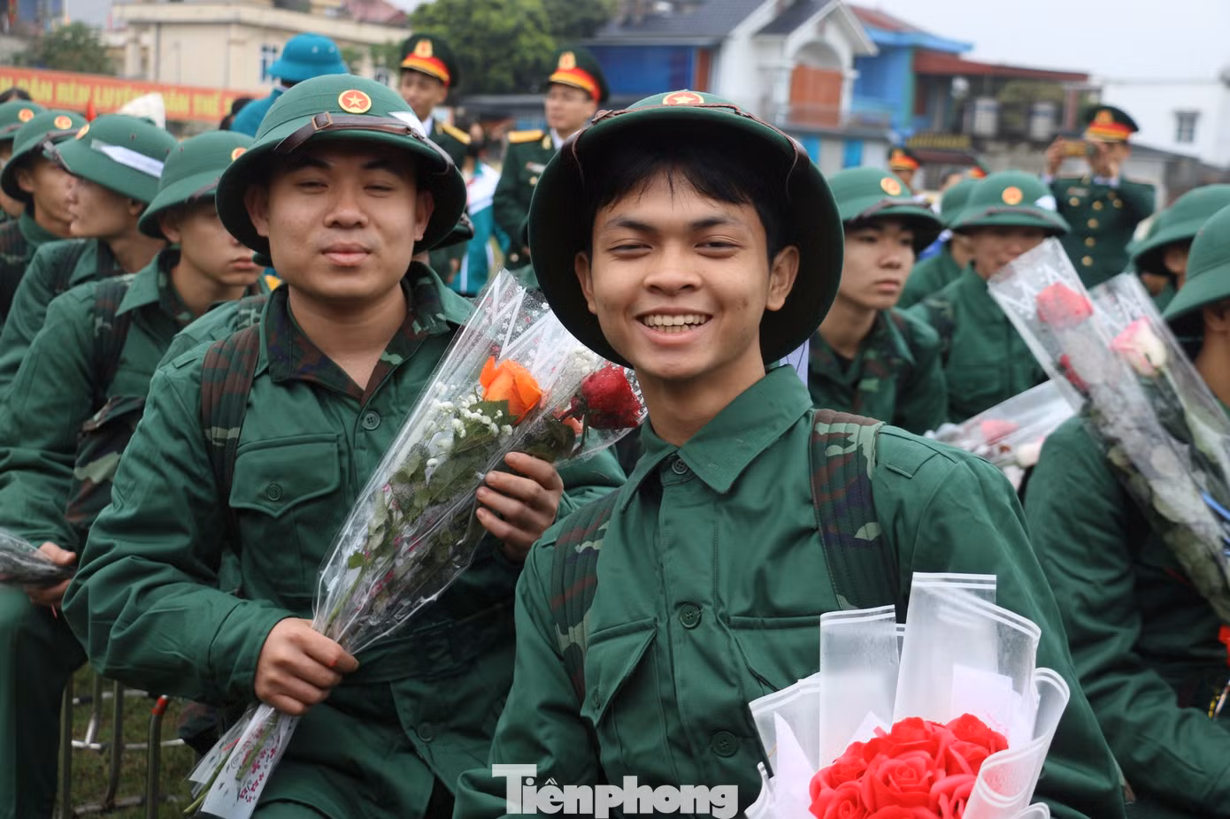 Theo báo cáo, trong thời gian chuẩn bị công tác giao nhận quân, các địa phương quản lý chặt chẽ công dân. Hội đồng nghĩa vụ quân sự các huyện, thành phố đã hoàn tất công tác chuẩn bị, tổ chức giao nhận quân đồng loạt trong hôm nay 25/2.