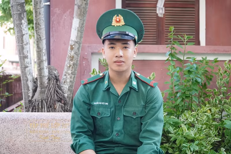 Chiến sĩ thuộc một đơn vị biên phòng tuyến biển của Bộ Chỉ huy Bộ đội Biên phòng tỉnh TT-Huế dự thi Chiến sĩ thuộc một đơn vị biên phòng tuyến biển của Bộ Chỉ huy Bộ đội Biên phòng tỉnh TT-Huế dự thi