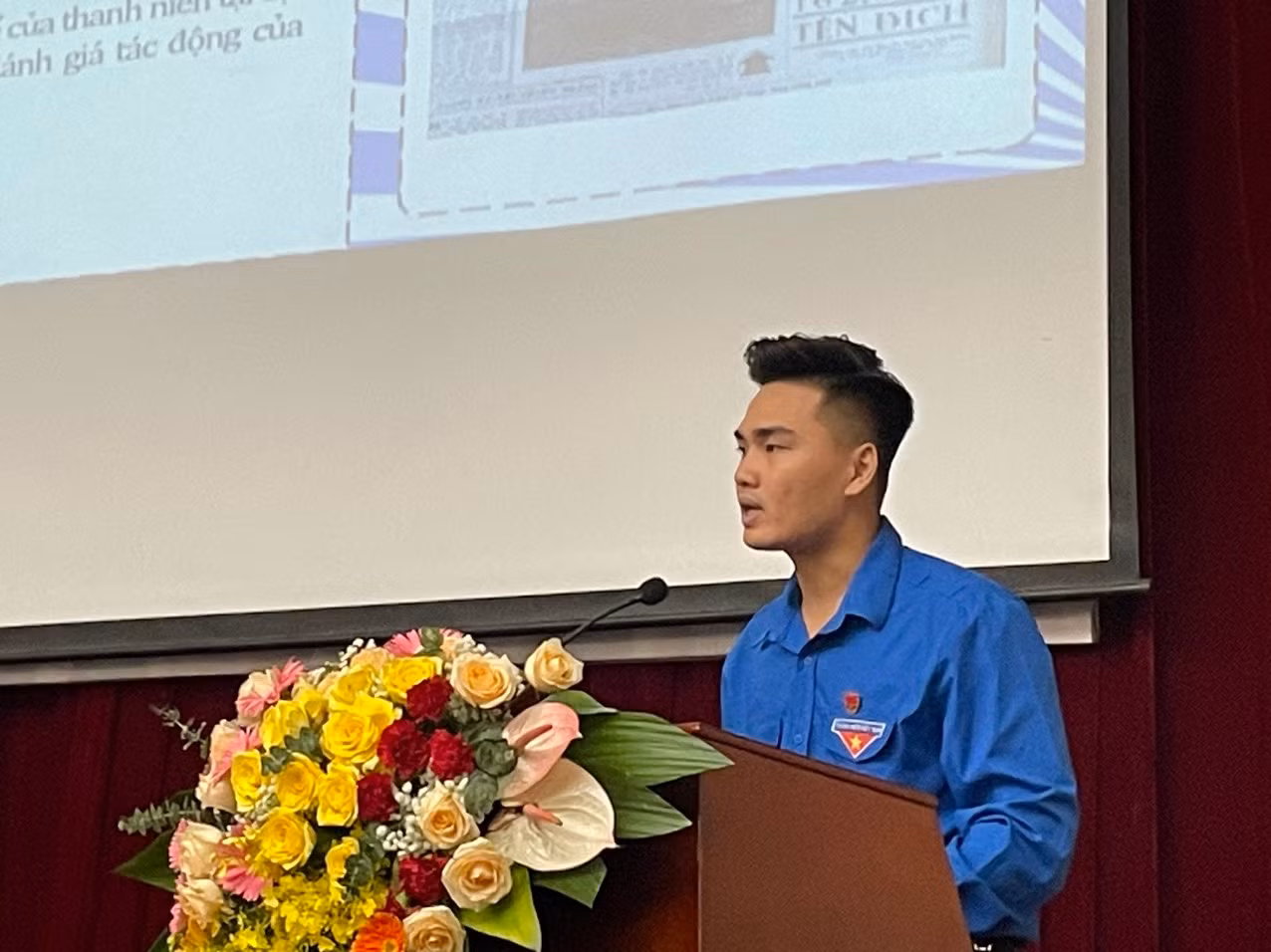 Các đại biểu chia sẻ tại hội thảo