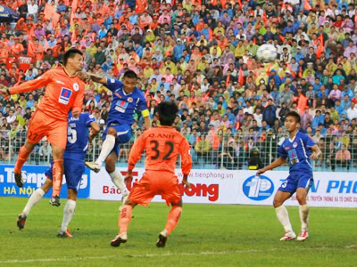 Một pha không chiến trước khung thành XMXT Sài Gòn 