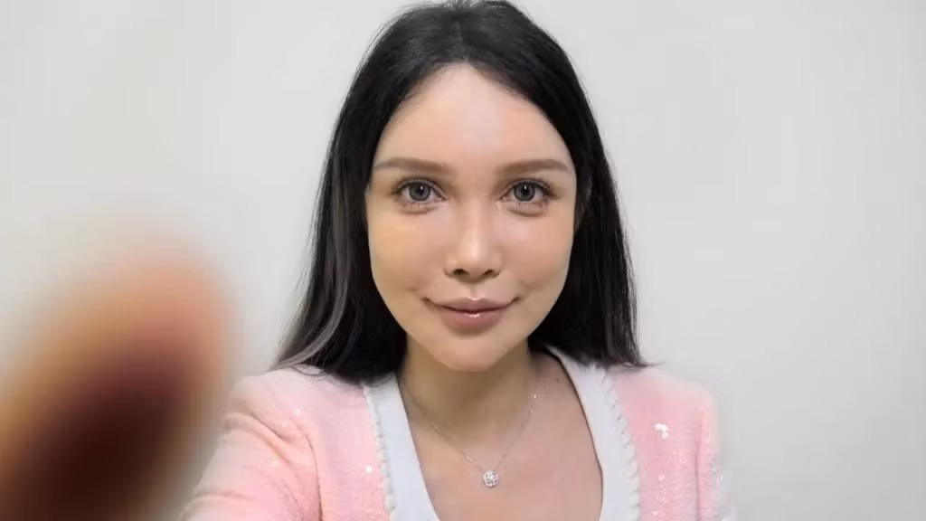 Cô Abby Wu, người đã trải qua hơn 100 ca phẫu thuật thẩm mỹ Cô Abby Wu, người đã trải qua hơn 100 ca phẫu thuật thẩm mỹ