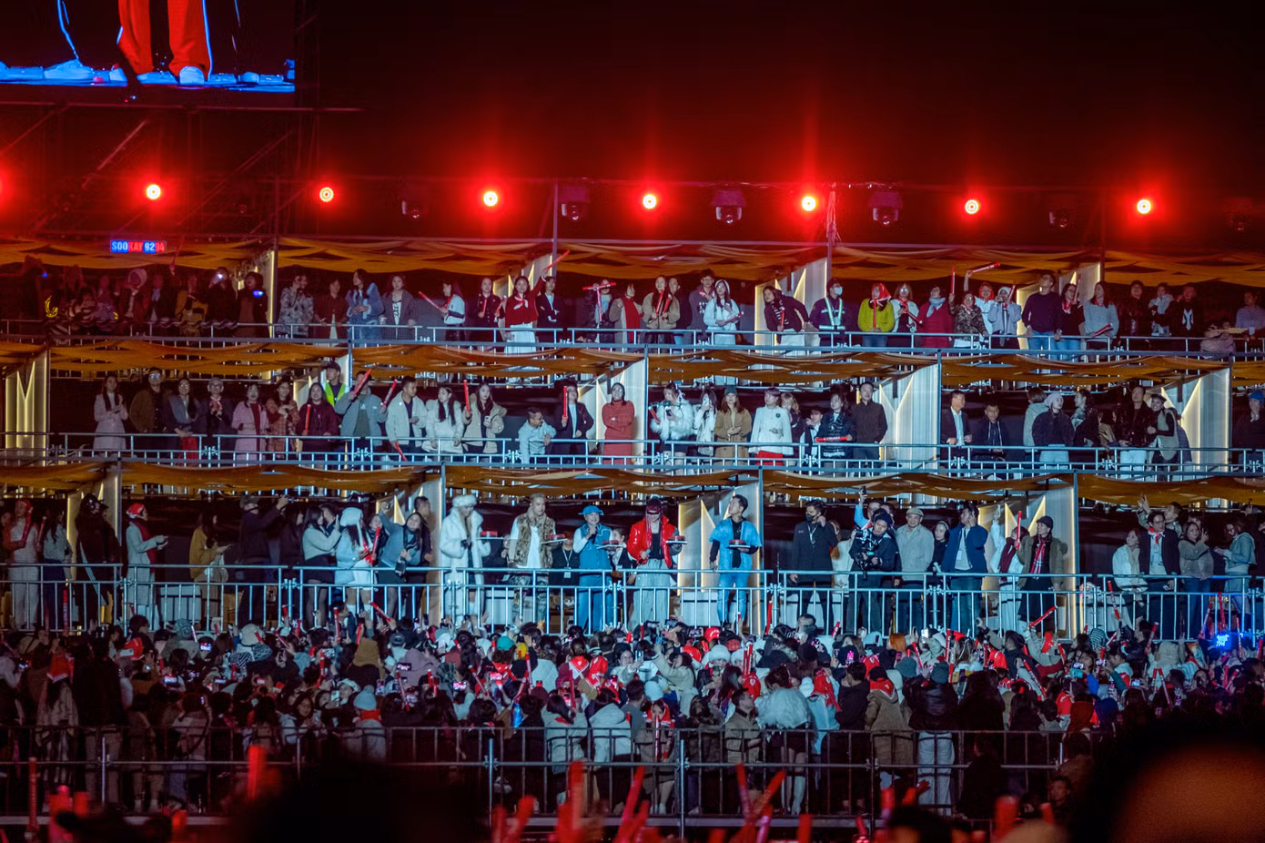 Khán giả khu X-VIP: phòng 10 người giá 80 triệu đồng - đẳng cấp đu concert với ghế bành, thức ăn ngon…. Ảnh: BTC Khán giả khu X-VIP: phòng 10 người giá 80 triệu đồng - đẳng cấp đu concert với ghế bành, thức ăn ngon…. Ảnh: BTC