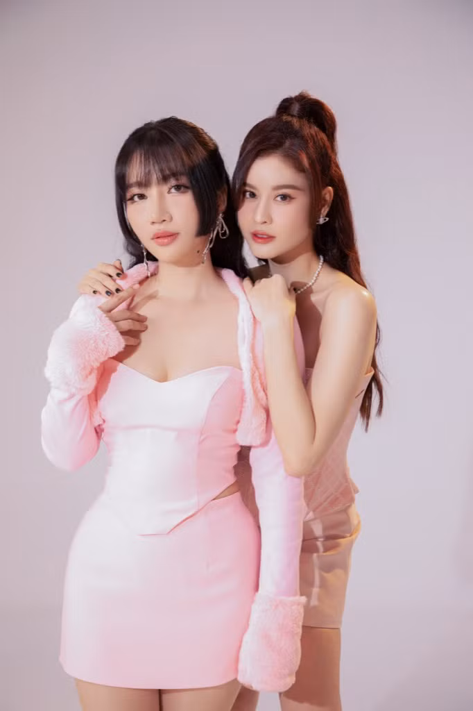 Orange và Trương Quỳnh Anh. Orange và Trương Quỳnh Anh.