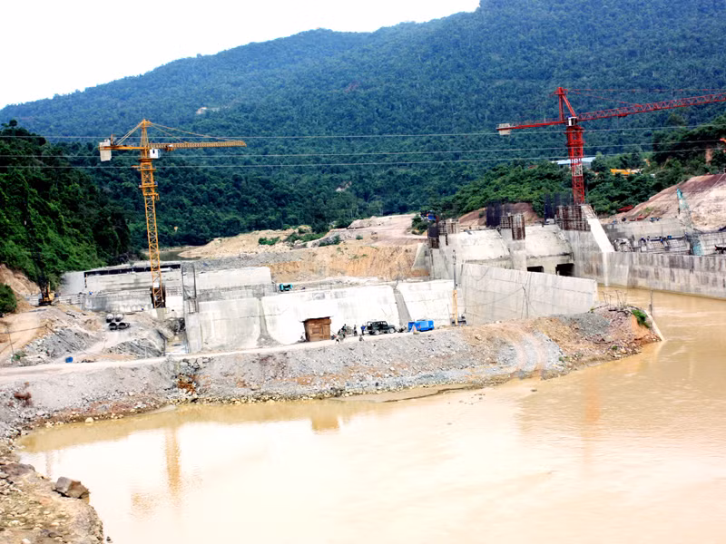Có quá nhiều nhà máy thủy điện ở thượng nguồn sông Vu Gia - Thu Bồn