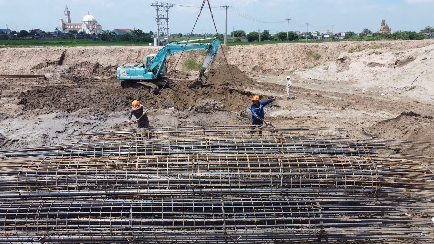 Nam Định huy động nhiều nguồn để đầu tư xây dựng, cải tạo, nâng cấp kết cấu hạ tầng giao thông của tỉnh