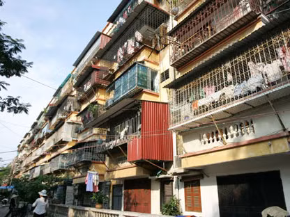 Trên địa bàn Hà Nội hiện có koảng 1.155 nhà chung cư cao tầng, 10 khu nhà cũ ( 1-3 tầng) và các nhà thuộc diện vắng chủ, cải tạo, tập trung tại các quận nội thành với tổng diện tích khoảng 5 triệu m2