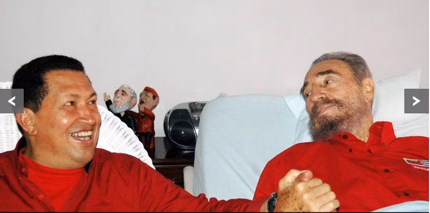 Tổng thống Hugo Chavez thăm chủ tịch Cuba Fidel Castro tại Havana hồi tháng 8 năm 2006