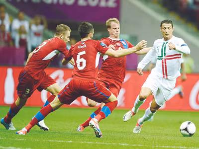 Ronaldo và đồng đội gặp khó ở vòng loại World Cup 2014. ảnh: Getty Images. Ronaldo và đồng đội gặp khó ở vòng loại World Cup 2014. ảnh: Getty Images