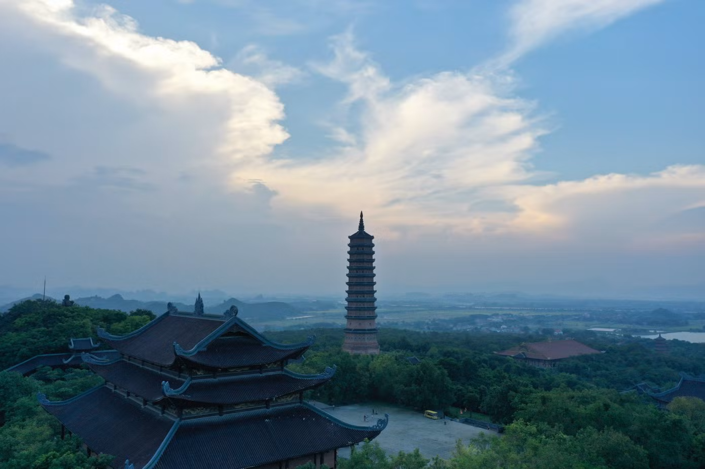 Một góc quần thể chùa Bái Đính. Ảnh: Phạm Nam. Một góc quần thể chùa Bái Đính. Ảnh: Phạm Nam.