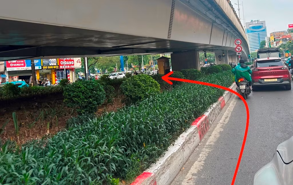 Trao đổi với phóng viên, đại diện Sở Xây dựng Hà Nội cho biết, sẽ cử tổ công tác đến kiểm tra, khảo sát và tham mưu lãnh đạo sở phương án phù hợp.