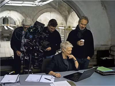 Judi Dench, lần thứ bảy vào vai M trong loạt phim James Bond. Ảnh: Allocine