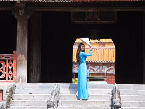 Hoàng My khoe nét đẹp duyên dáng không thua kém gì các cô gái Huế chính gốc