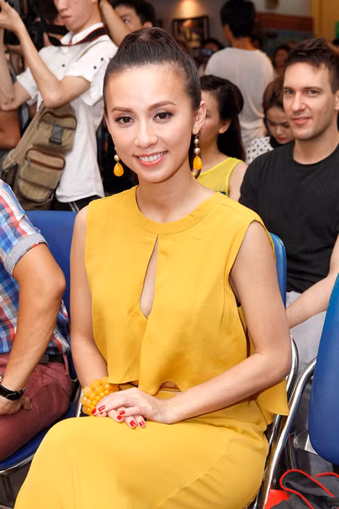 Chia sẻ về cảm xúc khi tham gia dự án của V.Music, Huyền Ny cho biết: 