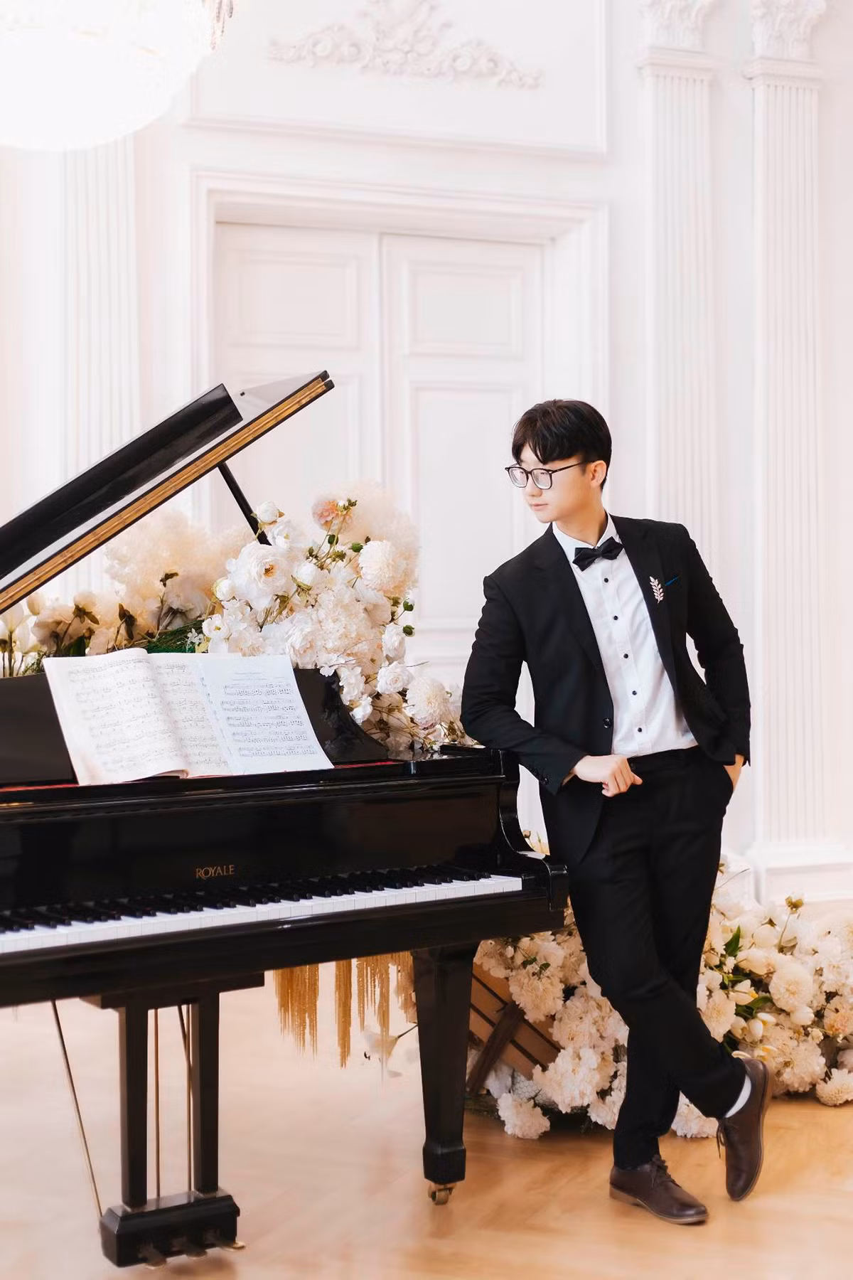 Nhật Anh tốt nghiệp Học viện Âm nhạc Hannover tại Đức (Hochschule für Musik Hannover). Nhật Anh tốt nghiệp Học viện Âm nhạc Hannover tại Đức (Hochschule für Musik Hannover).