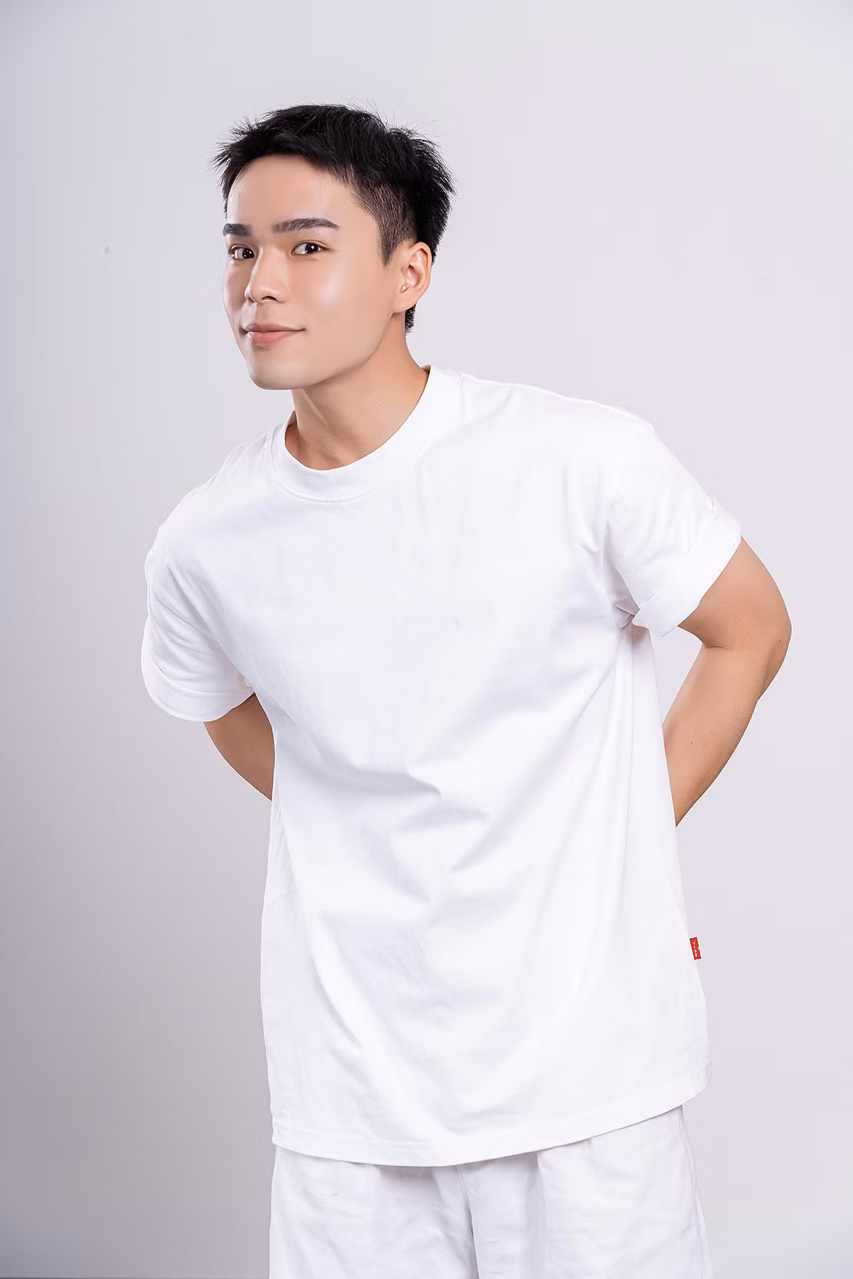Trước khi bén duyên với nghệ thuật, Nguyễn Trung Nguyên từng mơ về một tương lai gắn liền với biển cả.