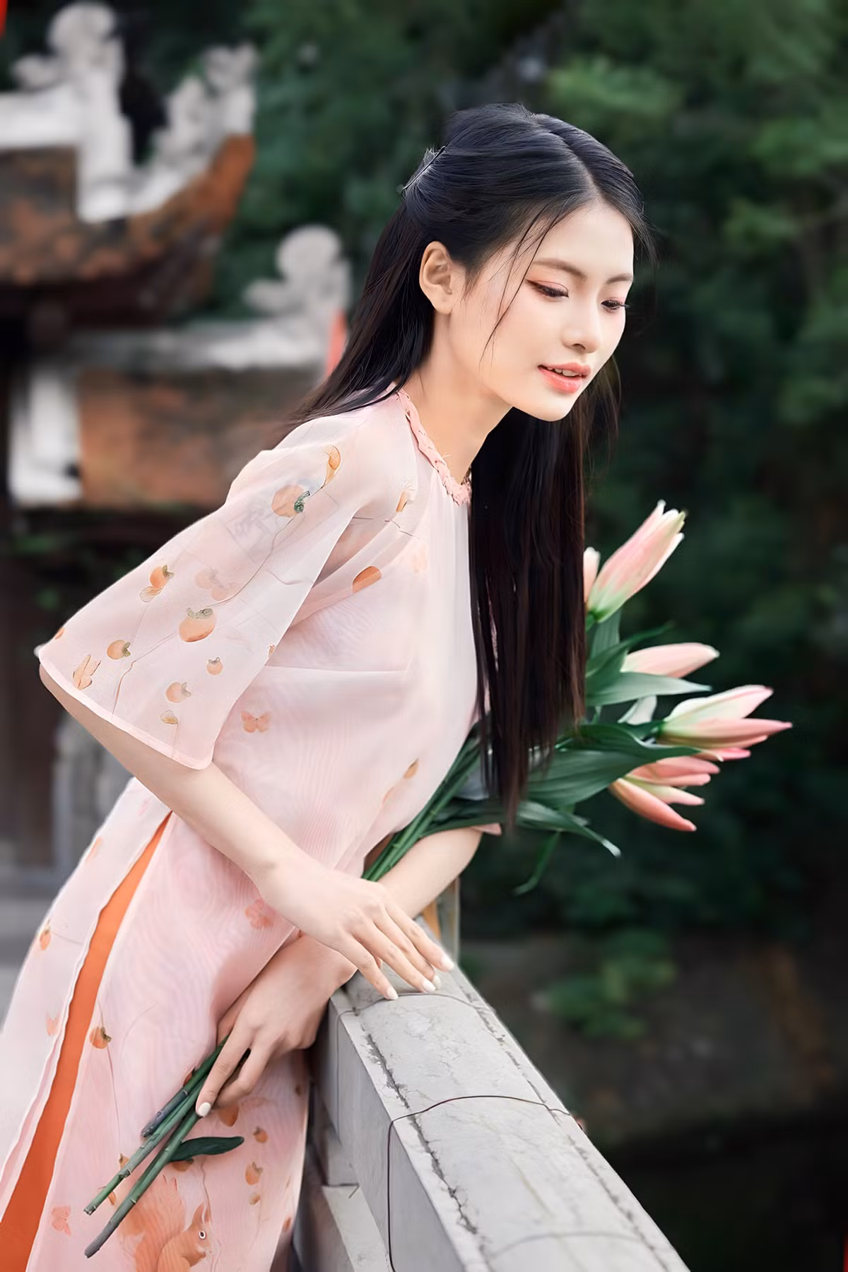 Là một cô gái theo học chuyên ngành Marketing, tuy nhiên Huyền Tông lại có niềm đam mê mãnh liệt với nghệ thuật.