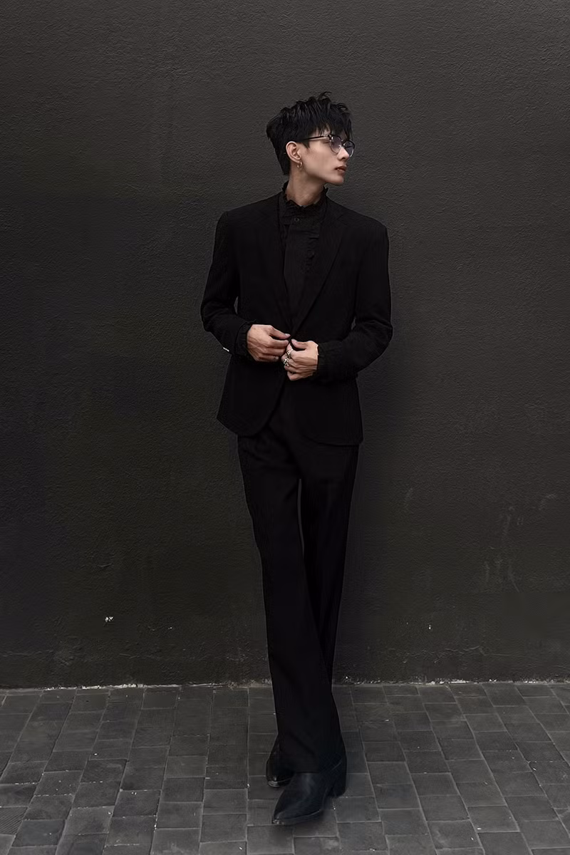 Thuộc thế hệ Gen Z năng động, dám nghĩ dám làm, Minh Hưng luôn khao khát được chinh phục lĩnh vực thời trang, chứng minh chất riêng của bản thân.