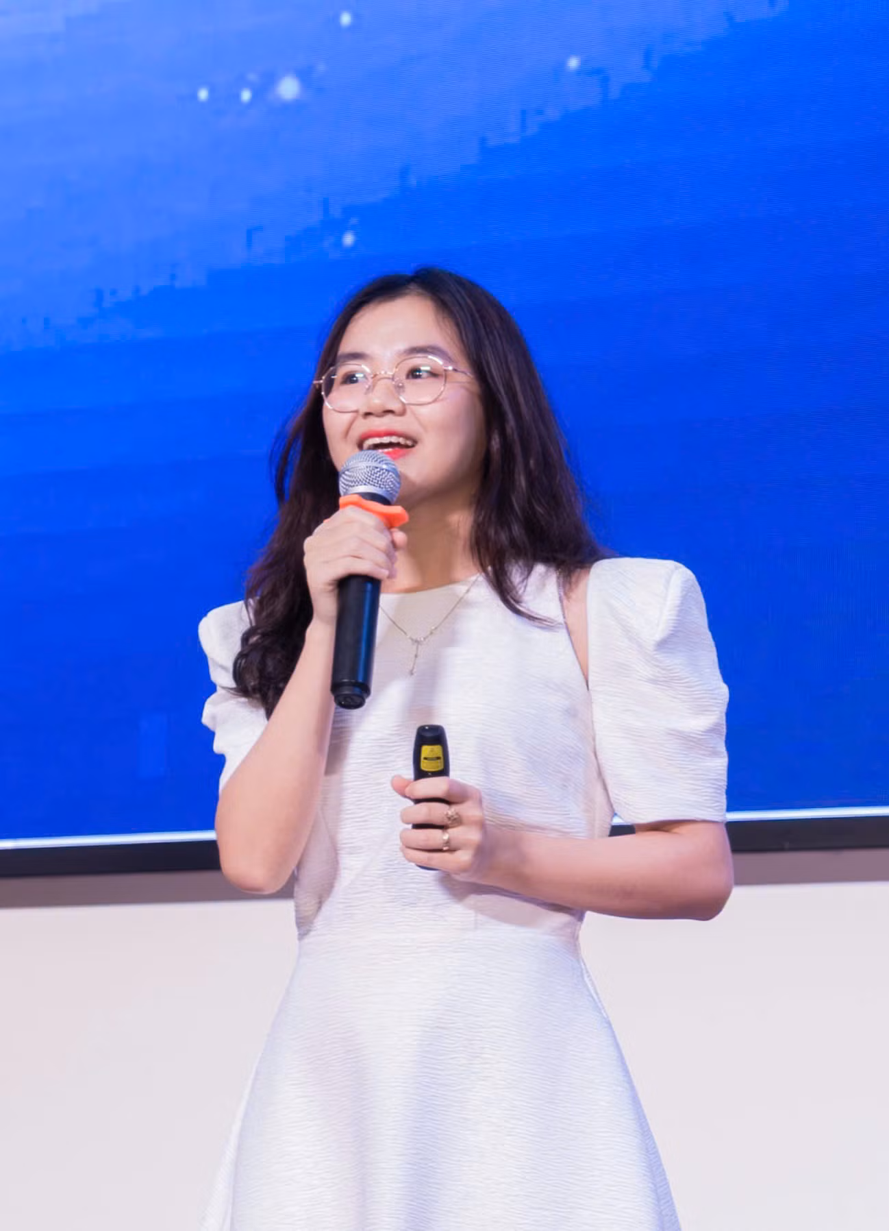 Lê Thúy Nhiên (Diễn giả trẻ, Nhà sáng tạo nội dung). Lê Thúy Nhiên (Diễn giả trẻ, Nhà sáng tạo nội dung).