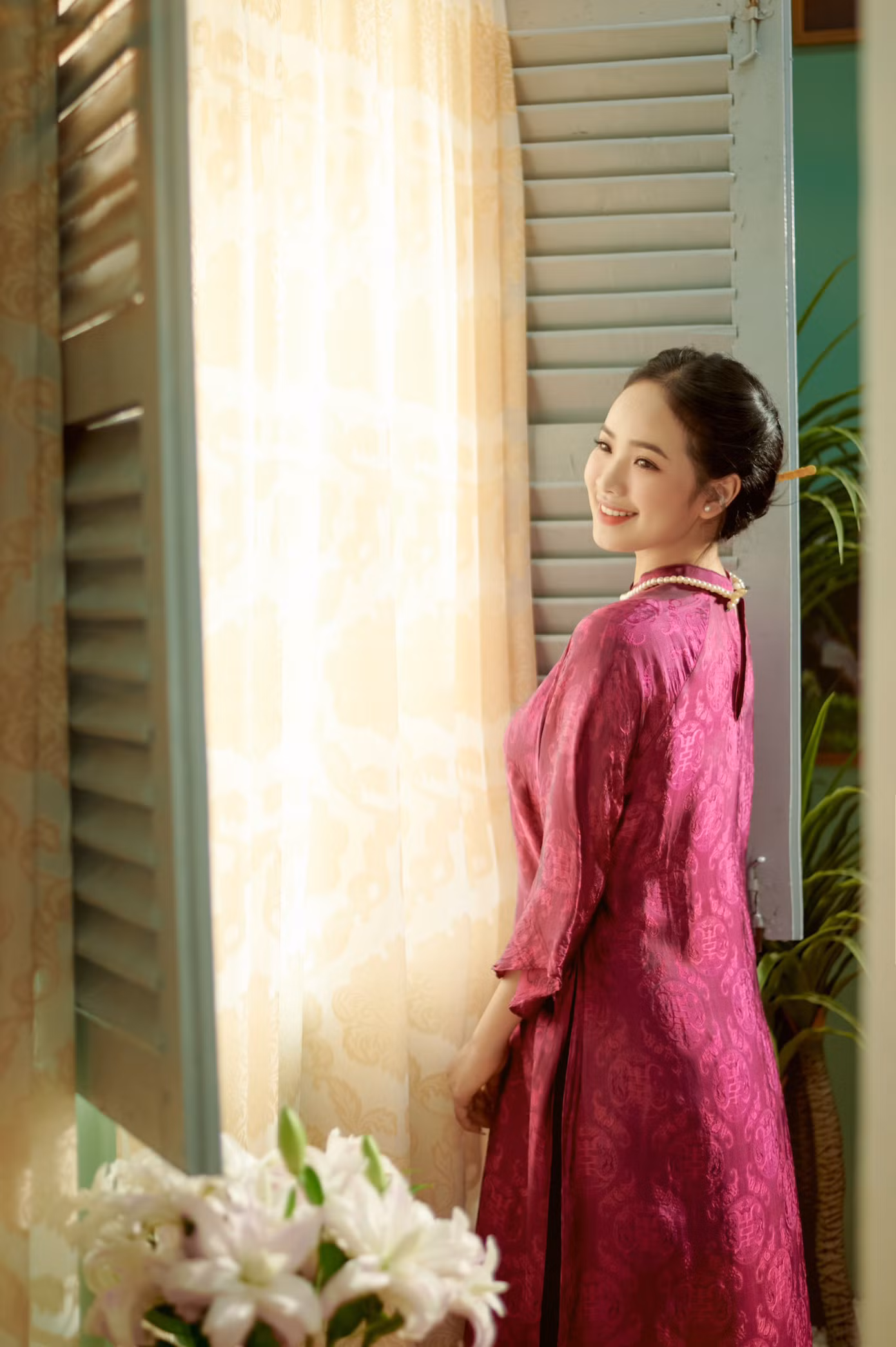 Bên cạnh đó, Trà My còn là người mẫu ảnh, diễn viên tự do.