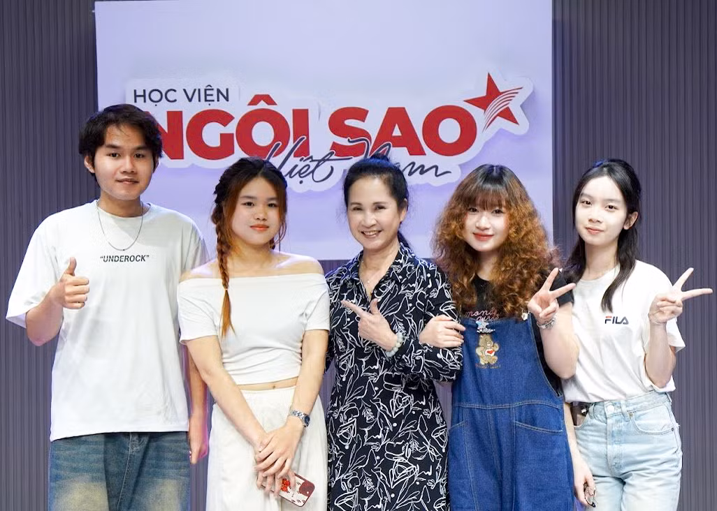 Các công việc đã mang đến cho Khải Minh những trải nghiệm quý giá mà trước đây anh chỉ có thể mơ ước. Các công việc đã mang đến cho Khải Minh những trải nghiệm quý giá mà trước đây anh chỉ có thể mơ ước.