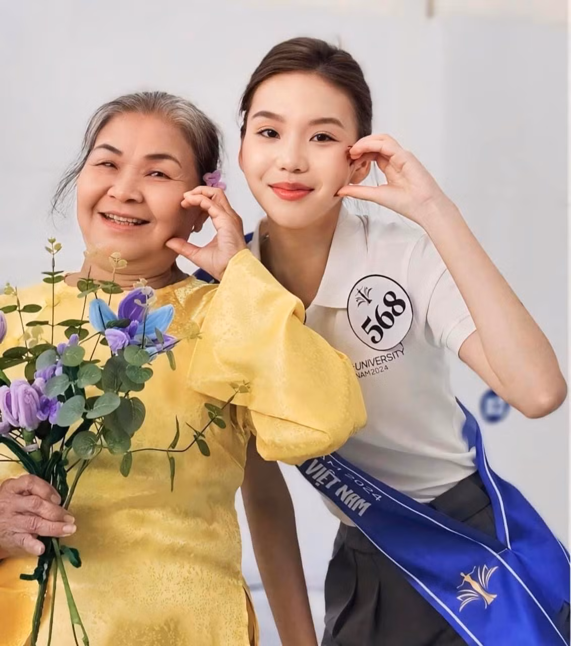 Dù dừng chân ở Top 20, Phượng vẫn tự hào về hành trình đã qua và xem đây là bước đệm để tiến xa hơn trong tương lai. Dù dừng chân ở Top 20, Phượng vẫn tự hào về hành trình đã qua và xem đây là bước đệm để tiến xa hơn trong tương lai.
