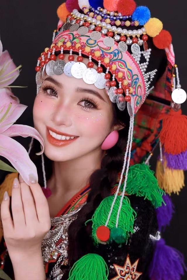 Mai Trà My (sinh năm 2003) hiện đang theo học nghệ thuật tại Thành phố Hồ Chí Minh.