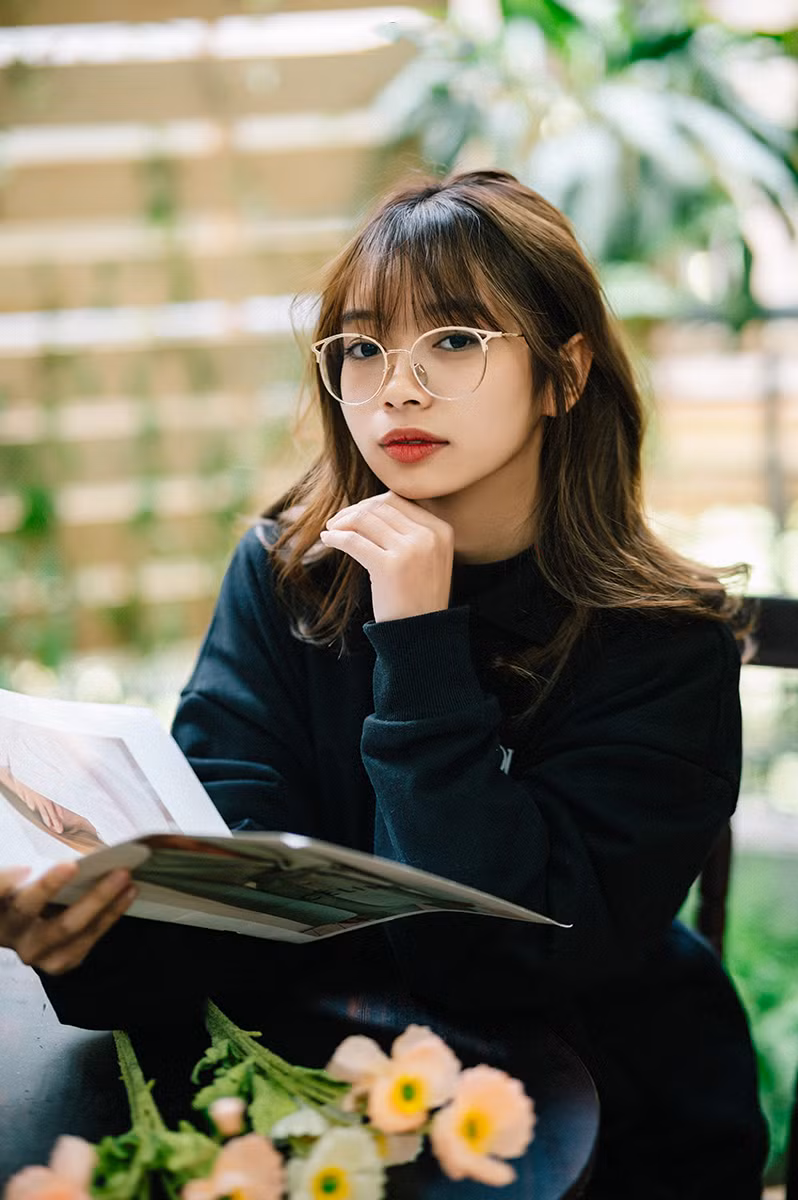 Nguyệt Minh (sinh năm 2003) sinh ra và lớn lên tại Lục Nam, Bắc Giang.