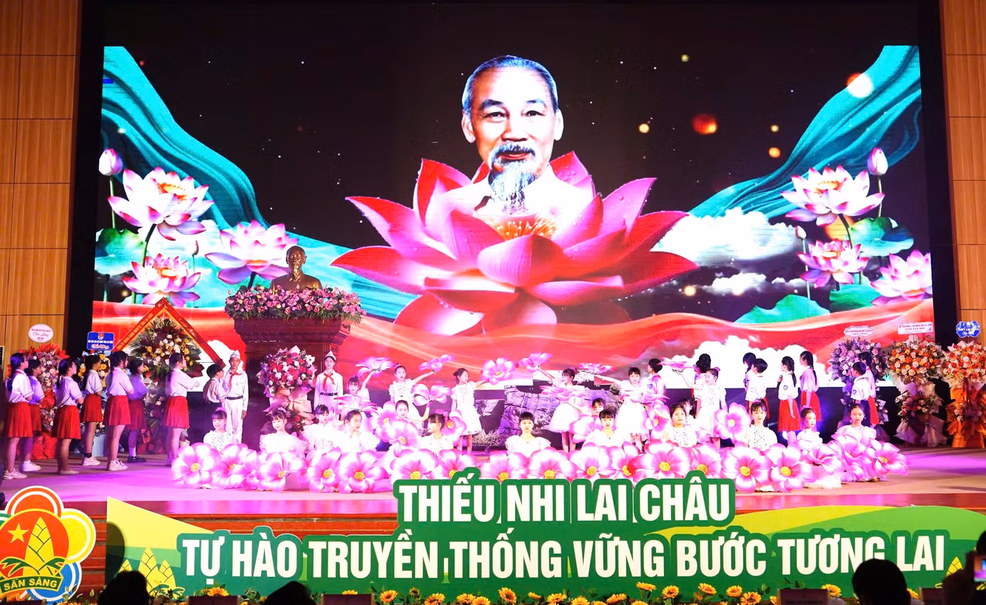 Tại Đại hội Cháu ngoan Bác Hồ tỉnh Lai Châu, các đội viên, các em thiếu niên, nhi đồng đã thực hiện các tiết mục sân khấu hóa để ôn lại, ghi nhớ về công lao của Bác Hồ và những tấm gương anh hùng. Các em báo công lên Bác Hồ kính yêu những kết quả mà thiếu nhi tỉnh Lai Châu đạt được trong học tập, rèn luyện và tham gia phong trào giai đoạn 2020 - 2025