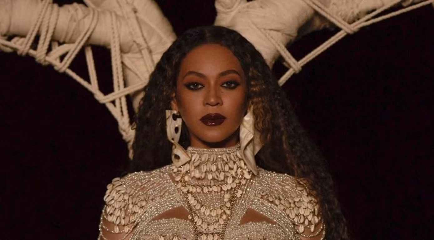 Beyoncé là nghệ sĩ thứ 2 sau Mariah Carey đạt được nhiều #1 liên tiếp trong 4 thập niên ảnh 2