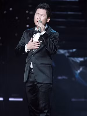 Bằng Kiều trở về lần này chất chứa nhiều tâm sự, với những câu chuyện tình, kỷ niệm thơ ấu liên quan đến mùa đông Hà Nội. Anh lần lượt chia sẻ qua những ca khúc 